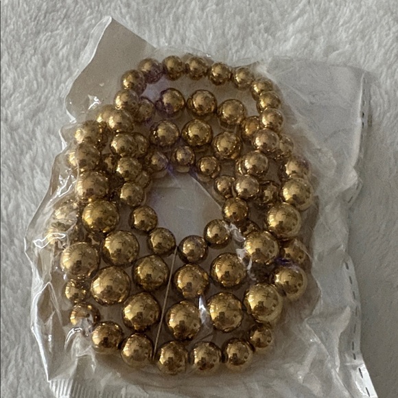 Chic Gold Beaded bracelet - Picture 3 of 3